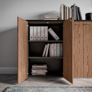American walnut veneer on the X10 executive table