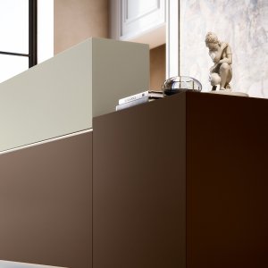 Reception desks Z1 with corner module and counter shelf