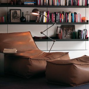 Six chambers in the chaise longue