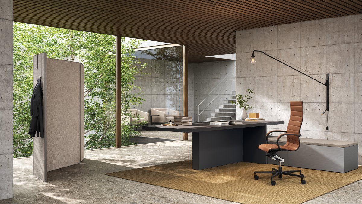 Executive desks for the corner cabin: choosing among four Italian families
