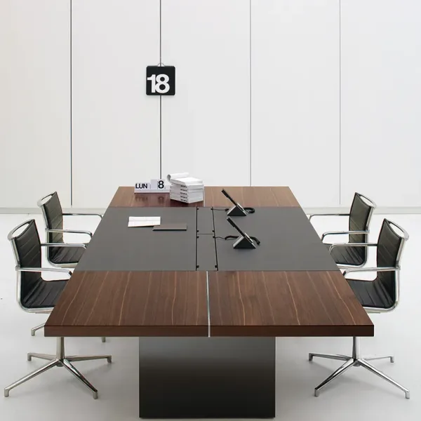 Large office furnished throughout with the Archiutti Lay system