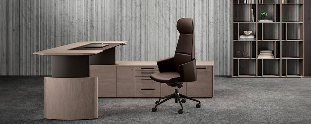 Desk with return and credenza